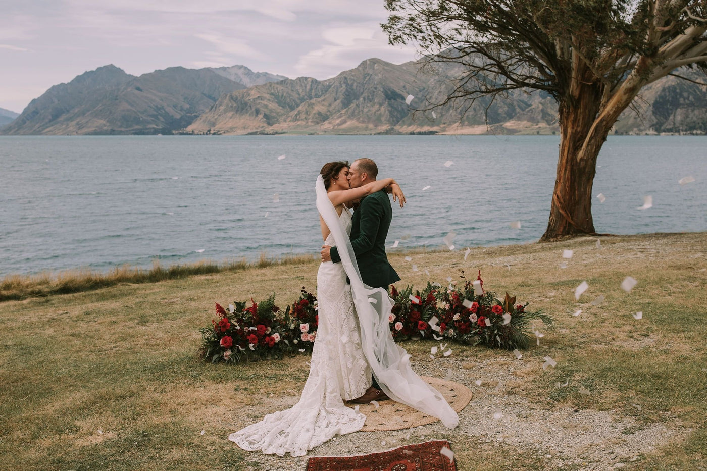 FEATURE WEDDING || Joe + Janelle's Lake Side Love - The Green Room Flower Company
