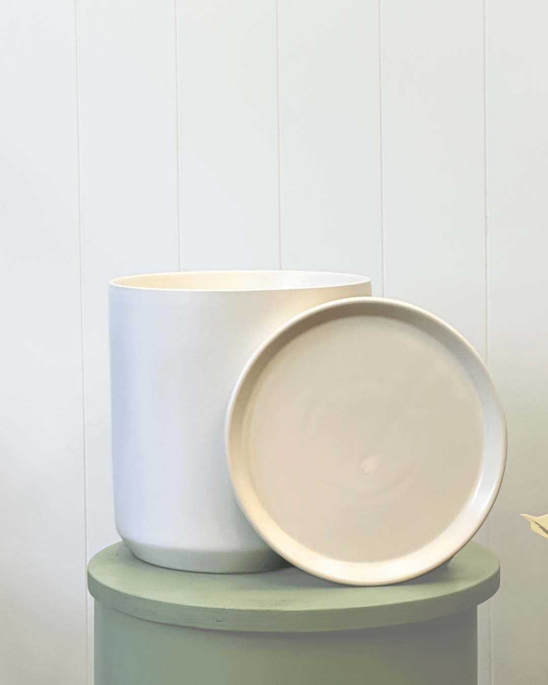 Oslo Planter Ice White - The Green Room Flower Company