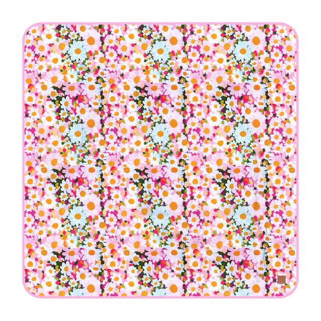 Daisy Days Leisure Rug - The Green Room Flower Company